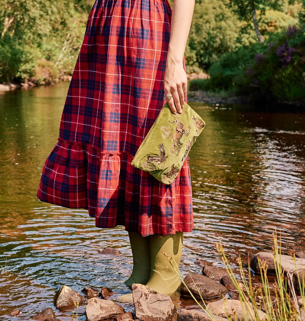 Elizabeth Scarlett Everyday Pouch Highland Romance Velvet Pistachio
