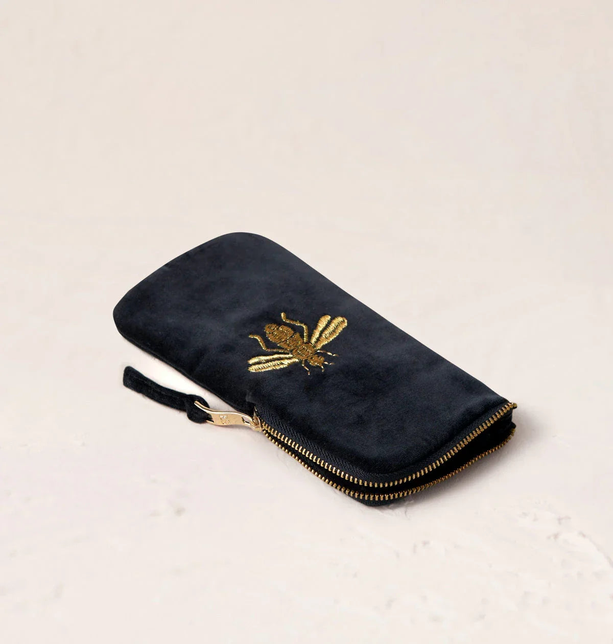 Elizabeth Scarlett Glasses Case Honey Bee Velvet Charcoal