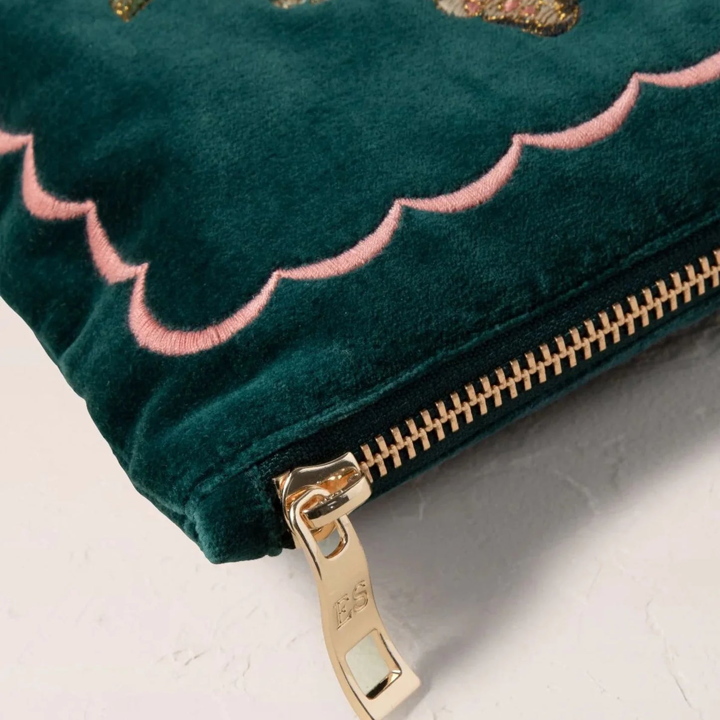 Elizabeth Scarlett Everyday Pouch Lily of the Valley